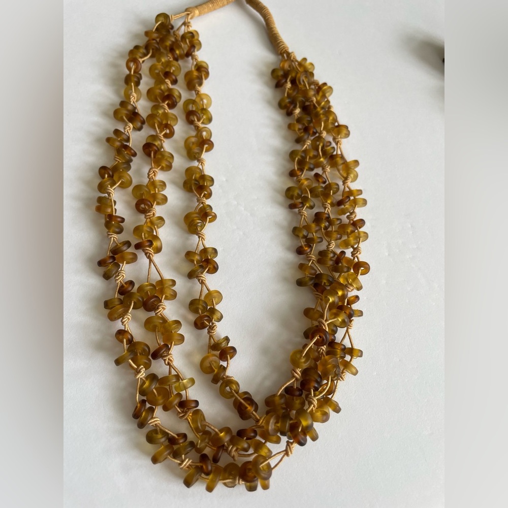 Vintage amber three strand necklace plus earrings - Picture 8 of 11